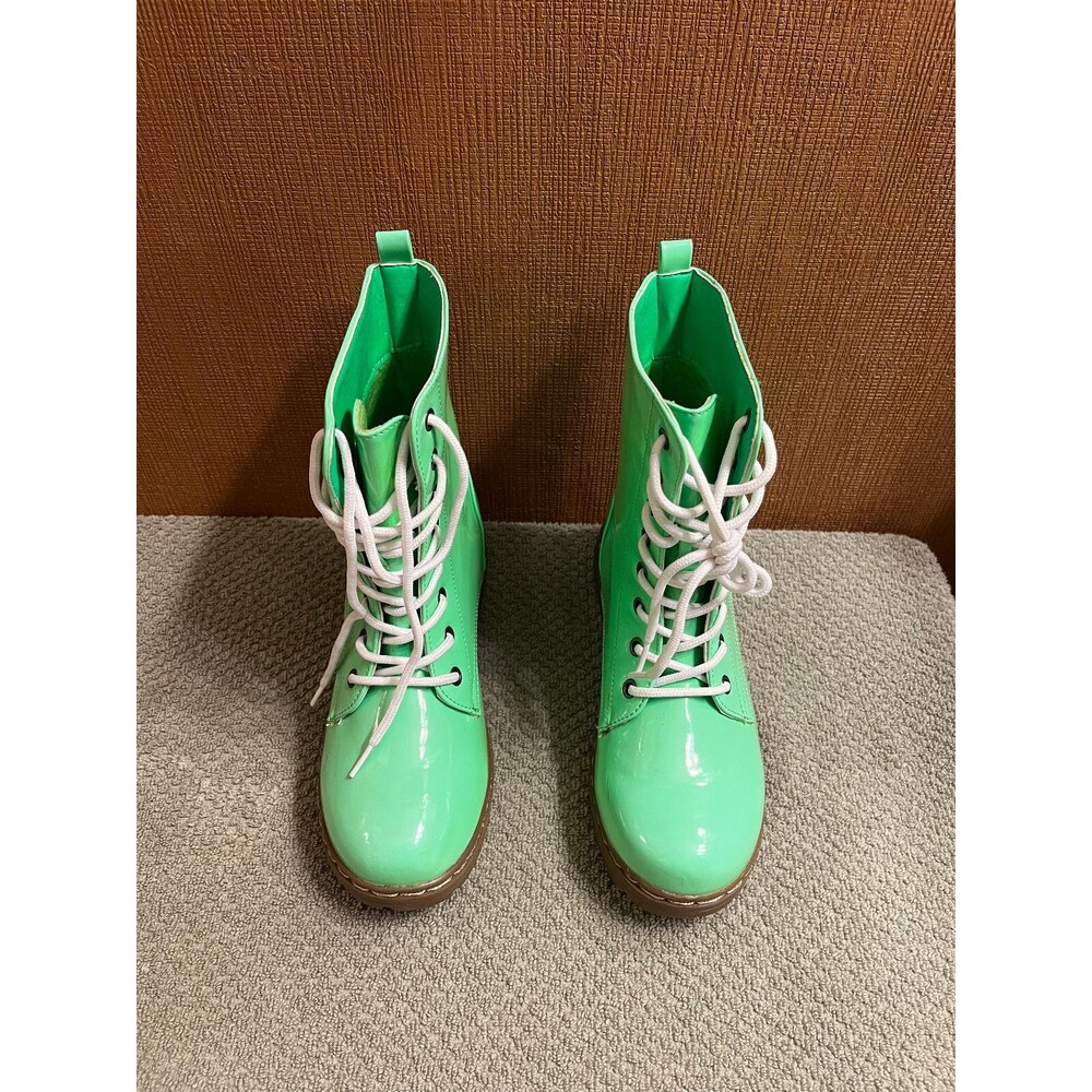Shoe Dezigns Combat Boot Size 7 PREOWNED BUT NEVER WORN - Picture 1 of 6
